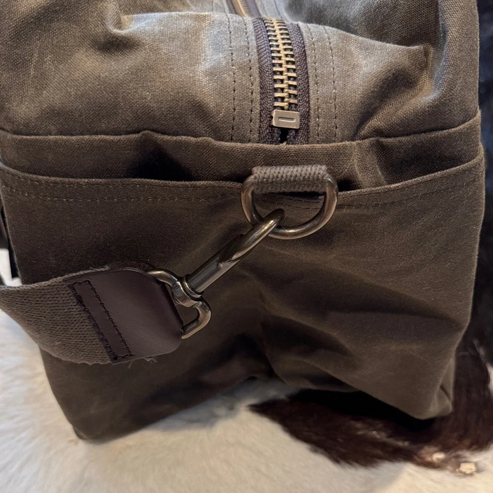 NWT Filson Tin Cloth Medium Duffle - Otter Green - weather resistant